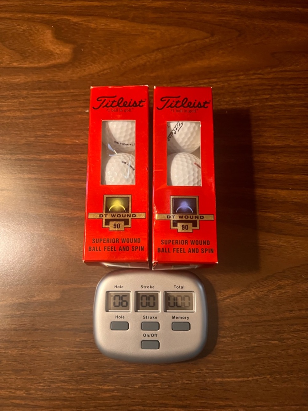 Golf Digital score keeper andGoTitleist DT Wound 90 Golf Balls - White (2 Boxes)